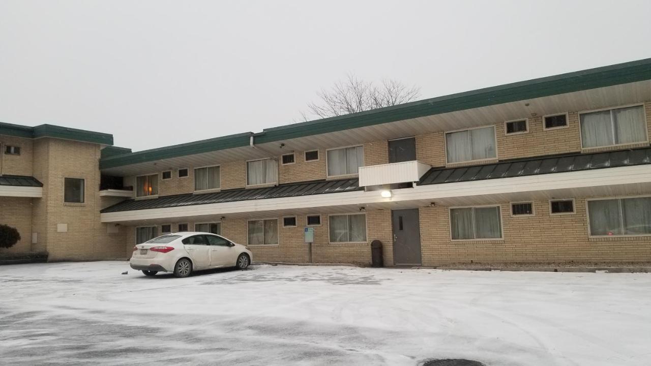 Valued Stay Aloha Madison Exterior photo