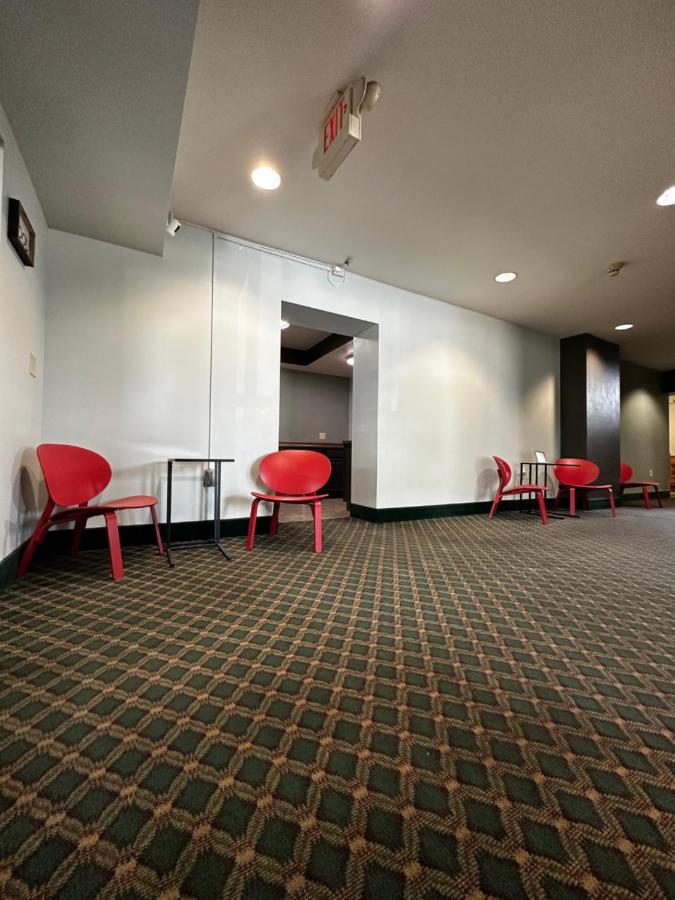 Valued Stay Aloha Madison Exterior photo