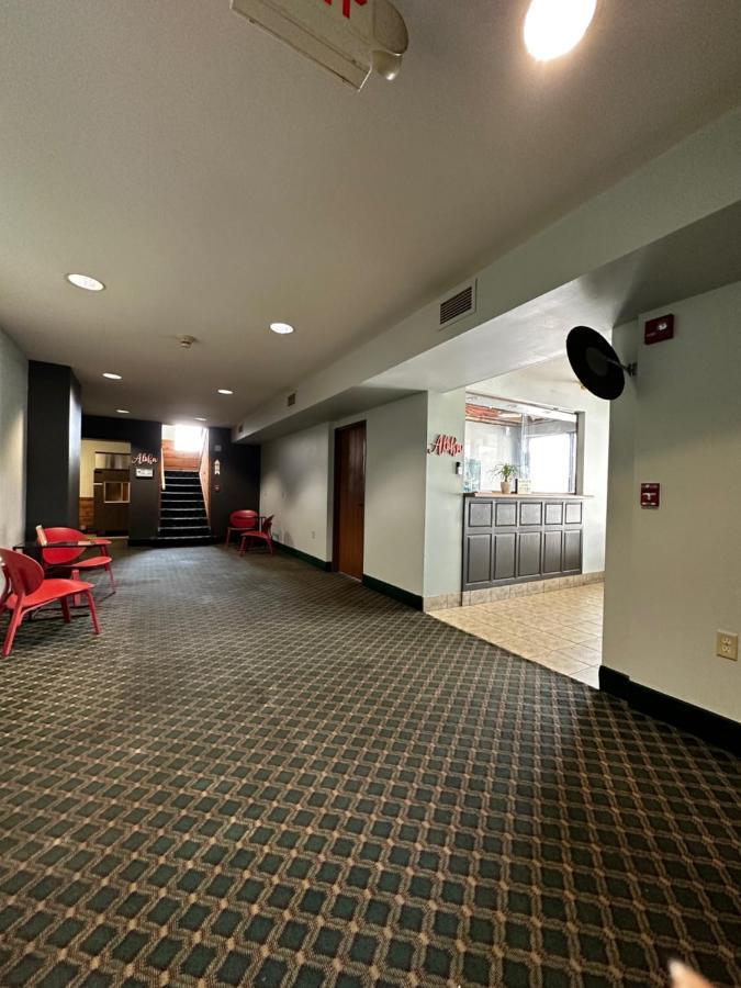 Valued Stay Aloha Madison Exterior photo