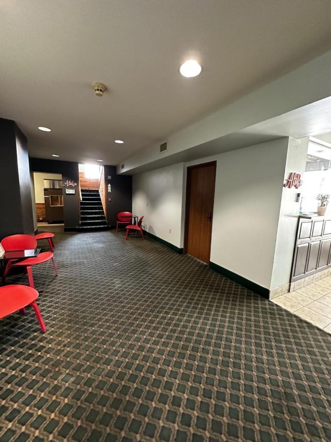 Valued Stay Aloha Madison Exterior photo